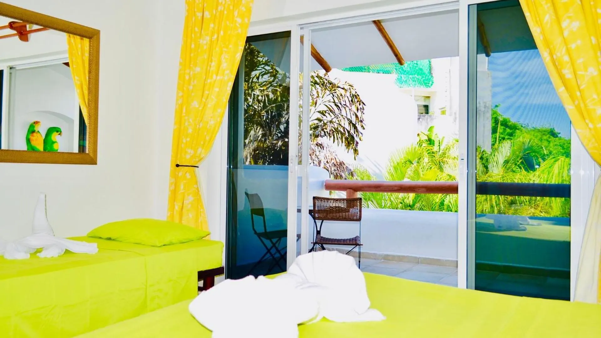 Deluxe Jacuzzi Balcony Room With Swimming Pool Air Conditioning And Parking Playa del Carmen 3*,  Mexiko