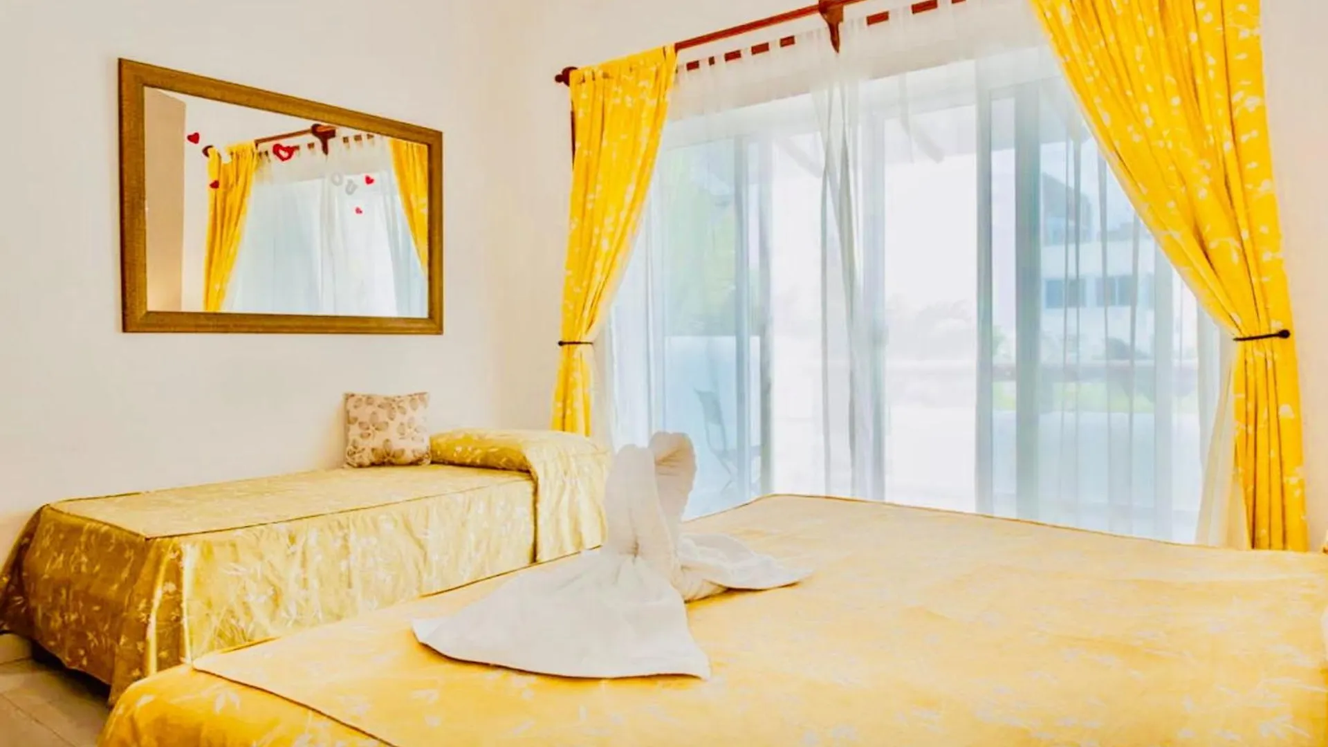Pensionat Deluxe Jacuzzi Balcony Room With Swimming Pool Air Conditioning And Parking Playa del Carmen