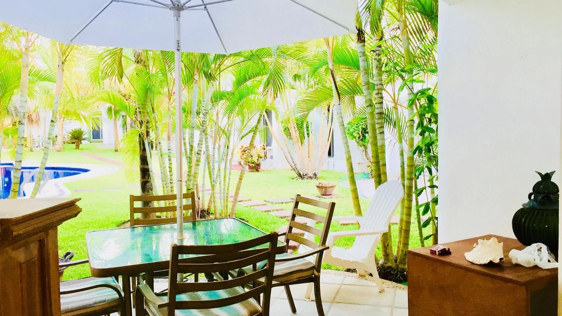 Deluxe Jacuzzi Balcony Room With Swimming Pool Air Conditioning And Parking Playa del Carmen Gasthuis