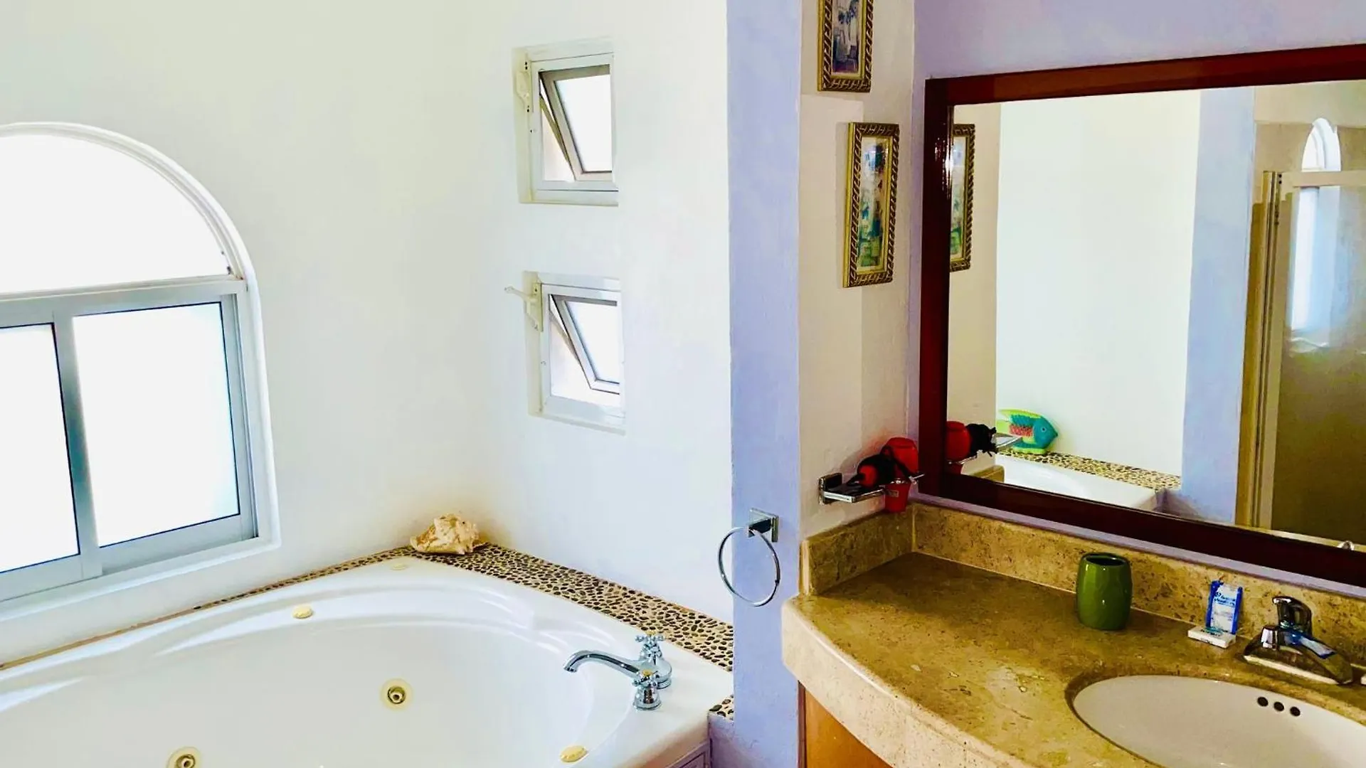 בית הארחה פלאייה דל כרמן Deluxe Jacuzzi Balcony Room With Swimming Pool Air Conditioning And Parking