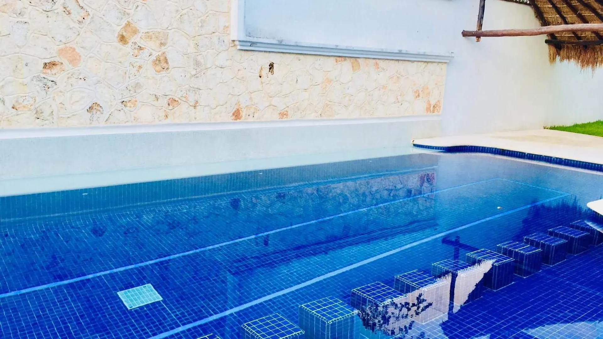 פלאייה דל כרמן Deluxe Jacuzzi Balcony Room With Swimming Pool Air Conditioning And Parking מקסיקו