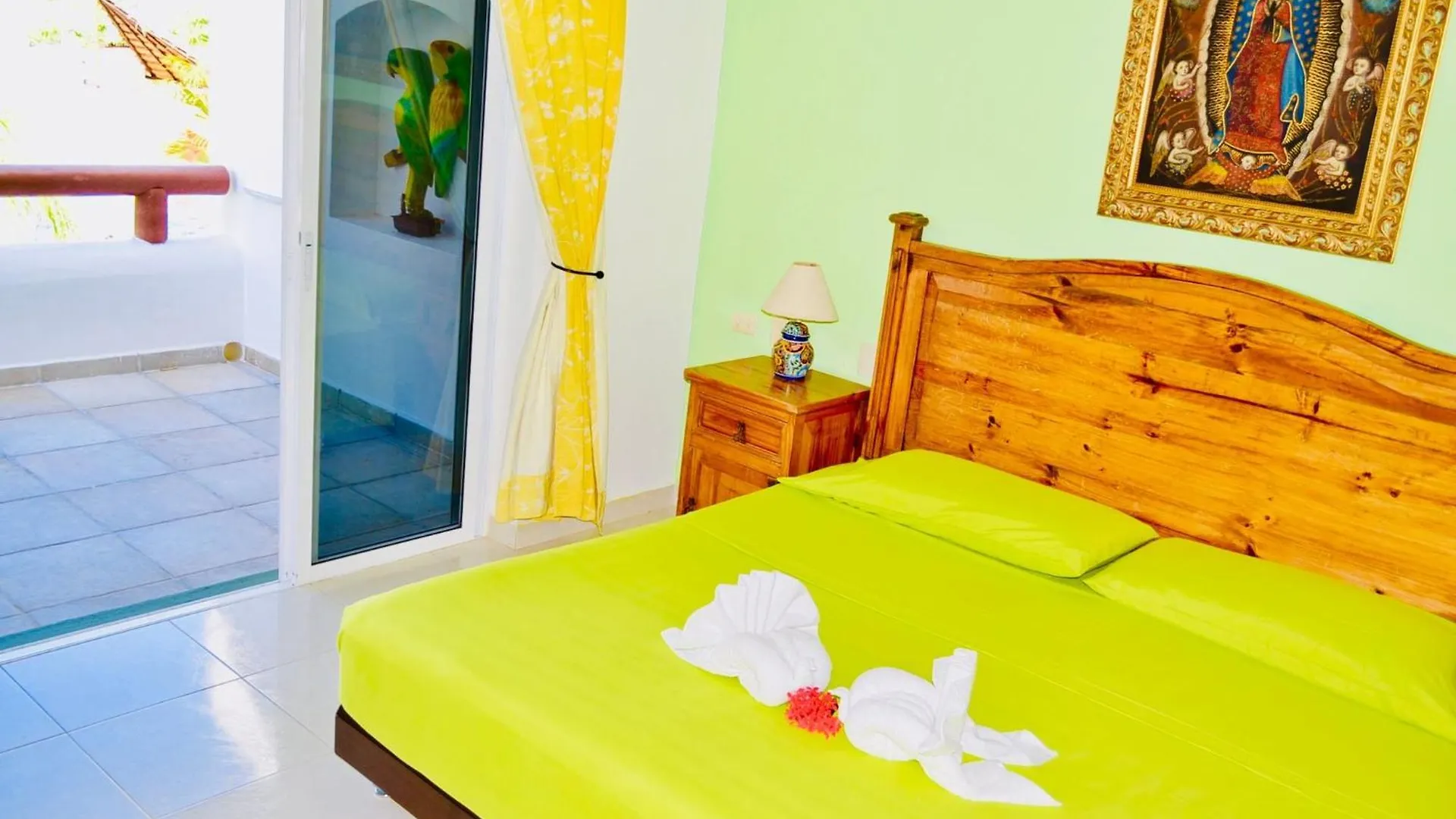 פלאייה דל כרמן Deluxe Jacuzzi Balcony Room With Swimming Pool Air Conditioning And Parking בית הארחה